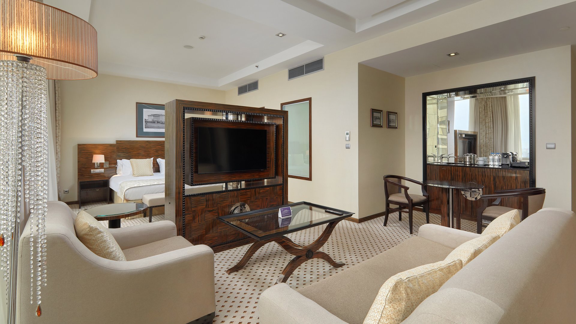 Rooms_032 copy 16-9.jpg
