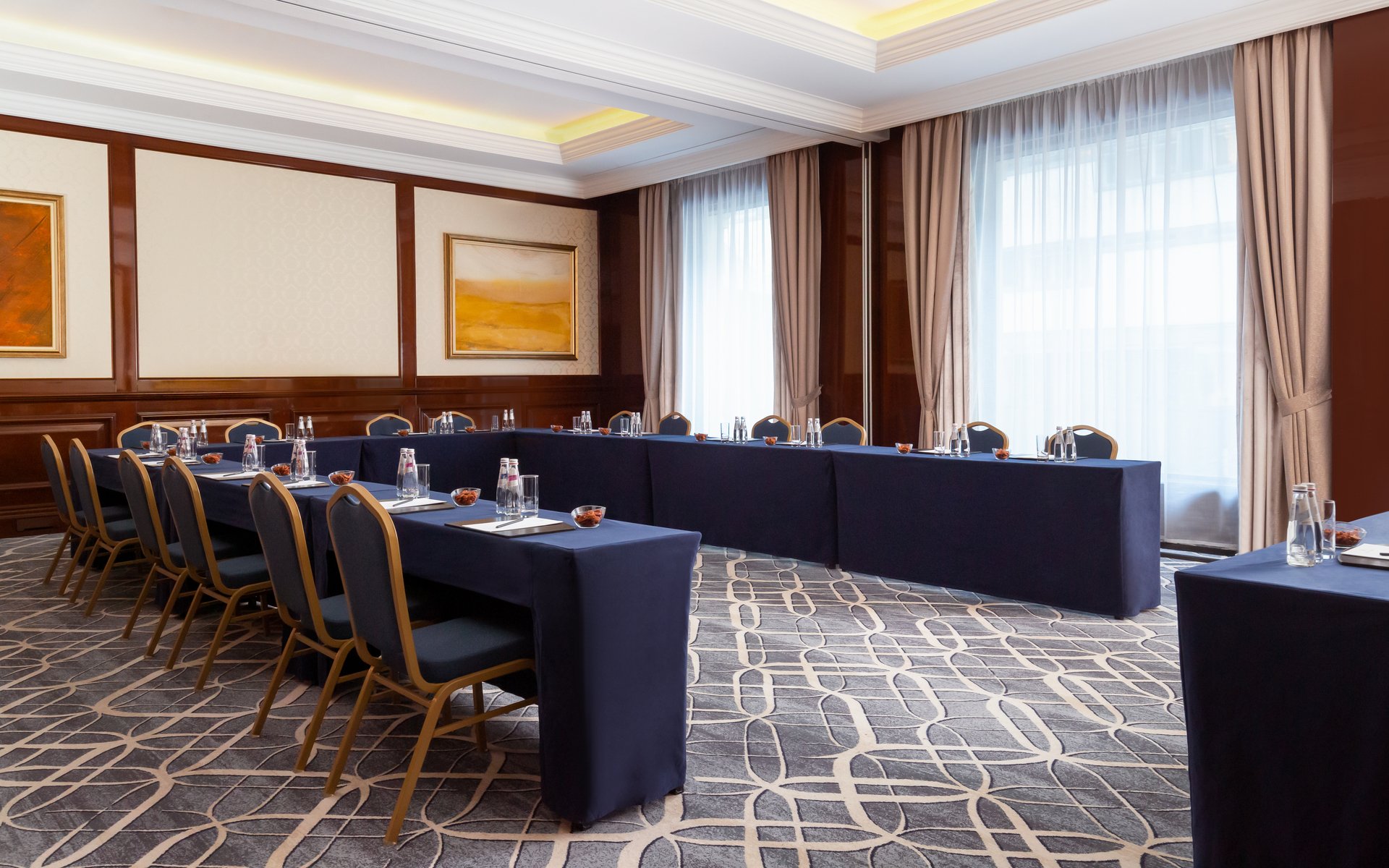 Saint Petersburg.jpg