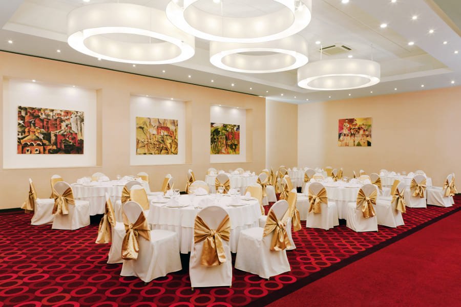 Grand_Ballroom_1_Banqueting_Lesnaya.jpg