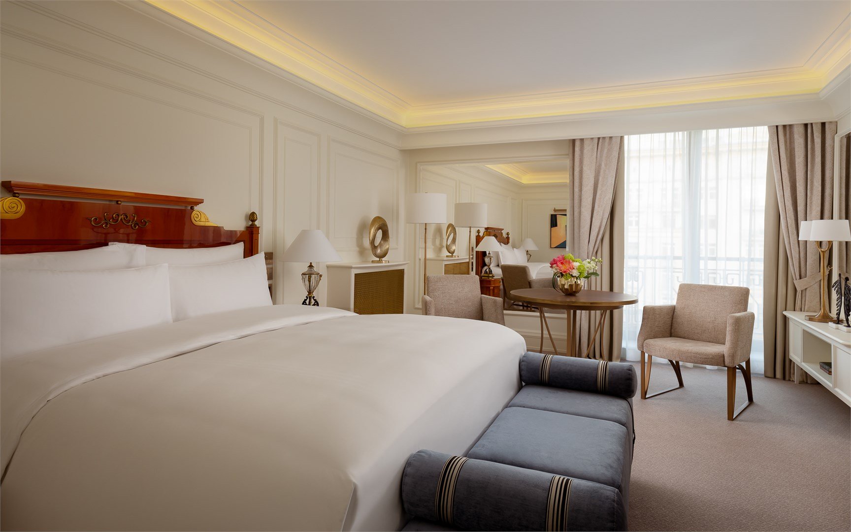 Grand Deluxe room King.jfif