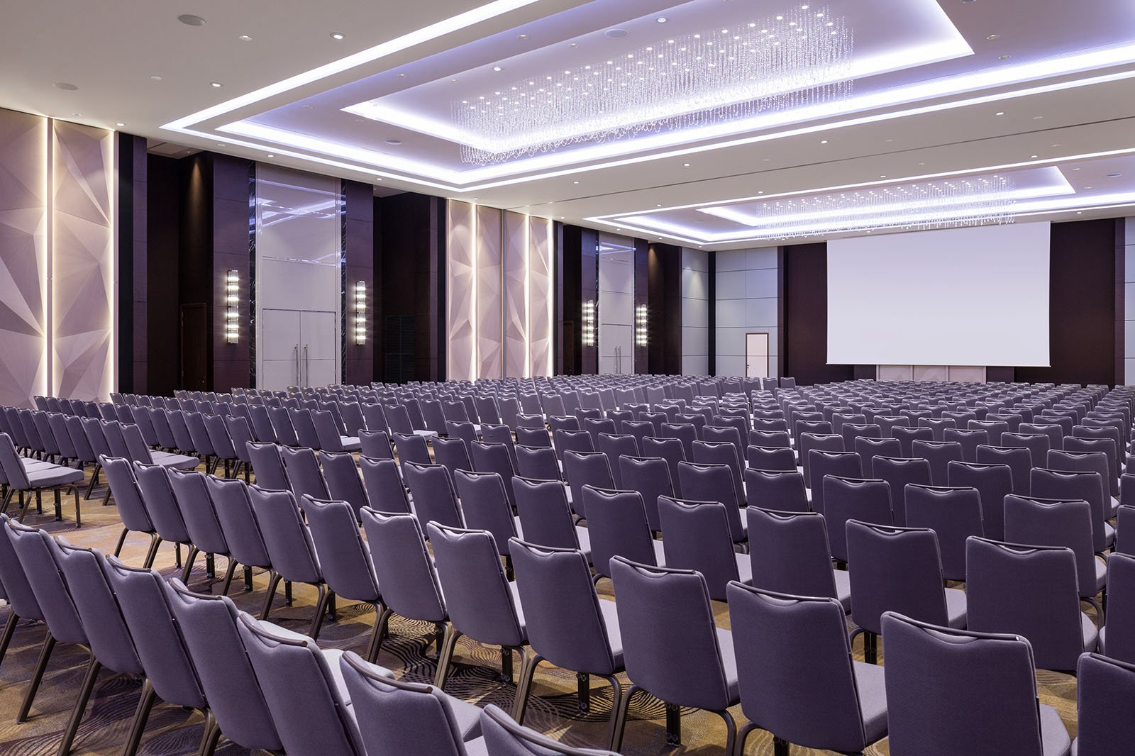 Hyatt-Regency-Moscow-Petrovsky-Park-Regency-Ballroom-Theatre-1.jpg