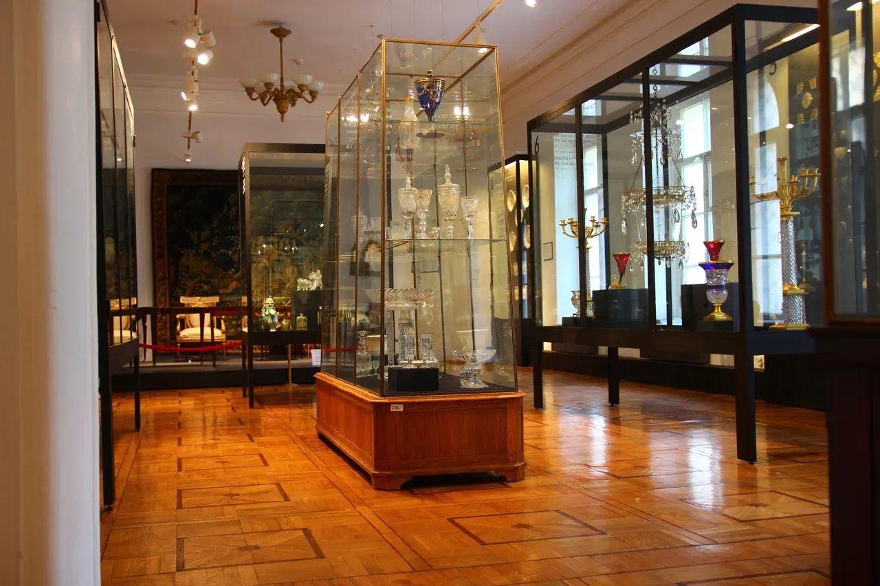 The decorative and applied art of Russia in the XVIII – early XIX centuries_1.JPG