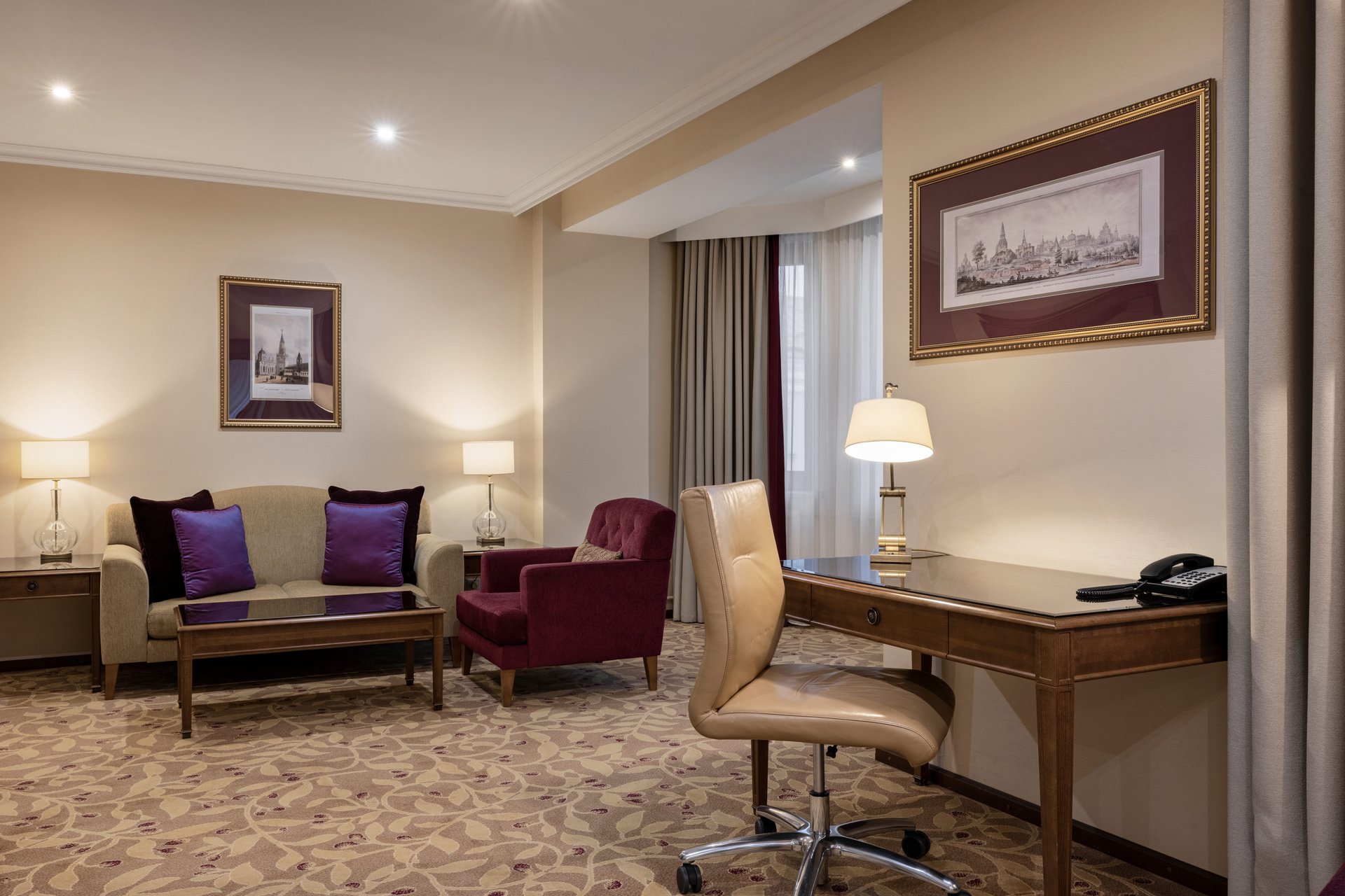 RDI_5927 Corner Suite leaving room.jpg