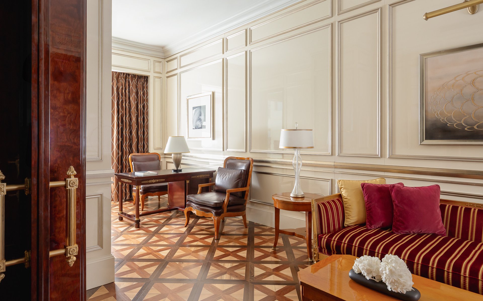 Lotte_Moscow_Royal Suite_9.jpg