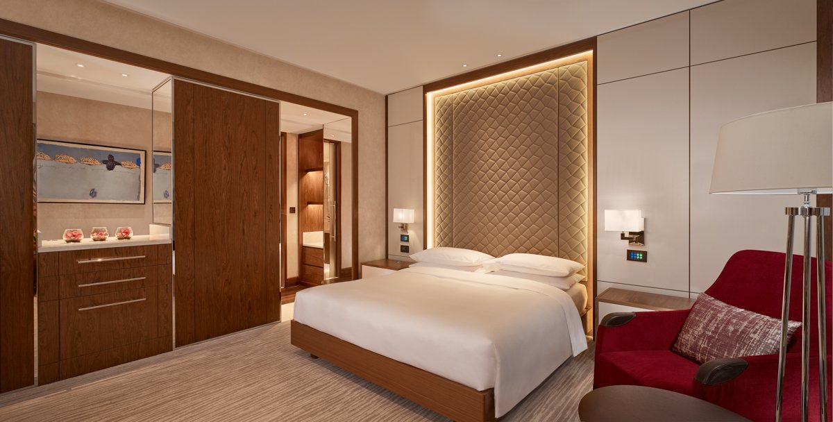 Hyatt Regency Moscow Petrovsky Park - Club Deluxe - Bedroom.jpg