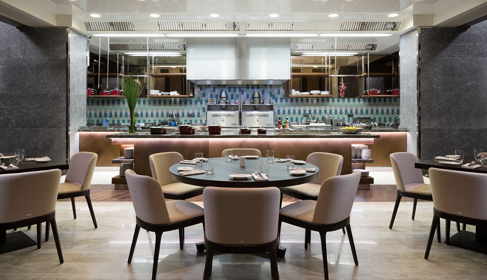 Hyatt-Regency-Moscow-Petrovsky-Park-Heritage-Restaurant-1.jpg