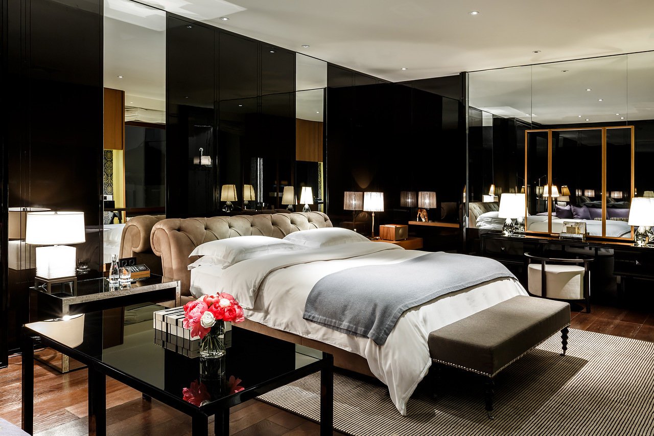 Ararat-Park-Hyatt-Moscow-Penthouse-Bedroom-Night.jpg
