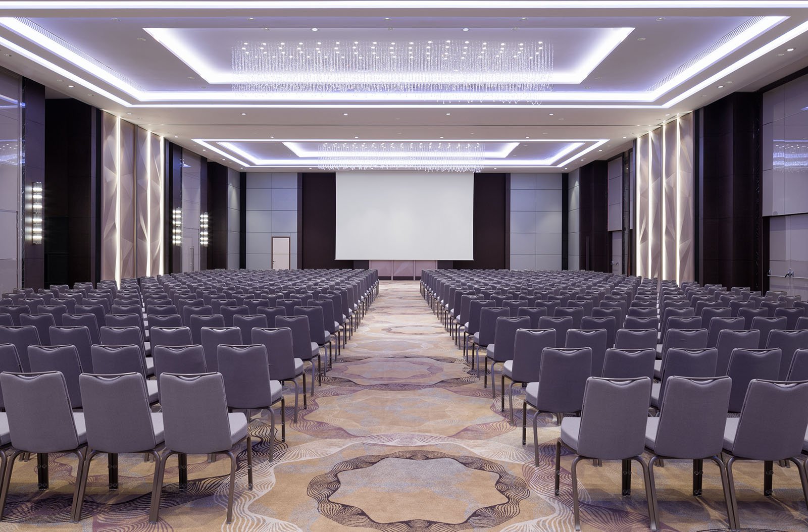 Hyatt-Regency-Moscow-Petrovsky-Park-Regency-Ballroom-Theatre-2.jpg