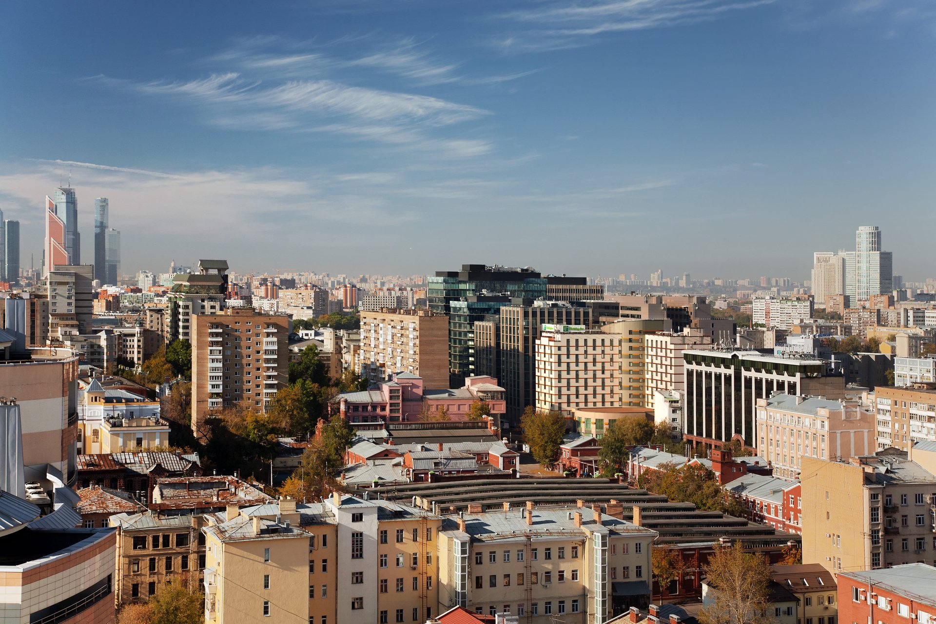 mowlu_holiday_inn_moscow_lesnaya_view_on_hotel_ from another_building.jpg