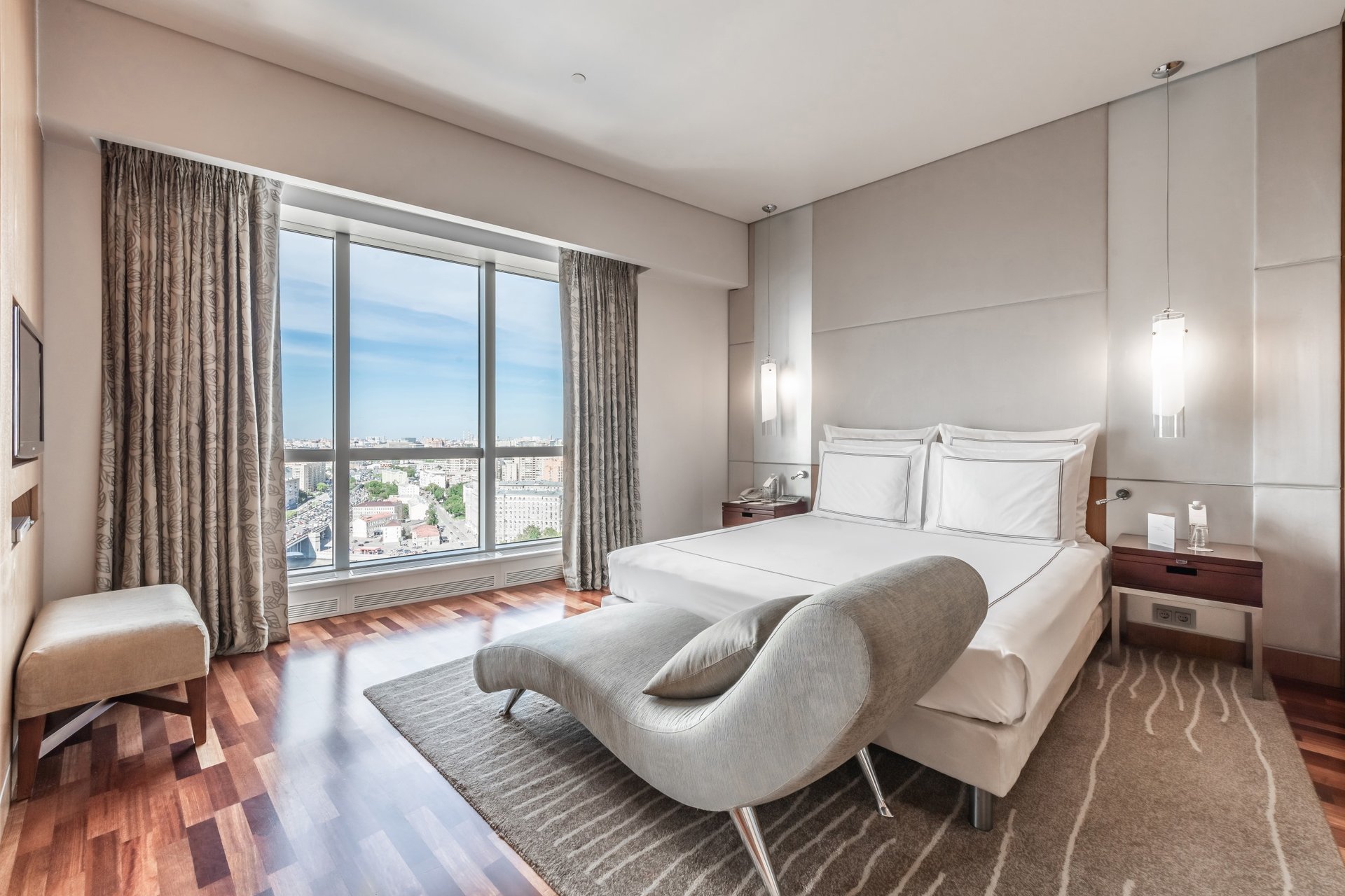 Swiss_Executive_Suite  (7)_compressed.jpg