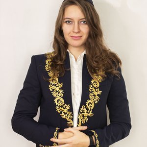 АЛИСА ГРИБУШЕНКОВА Режиссер, сценарист, ведущая проектов VOZDUKH Center, VOZDUKH Airlines
