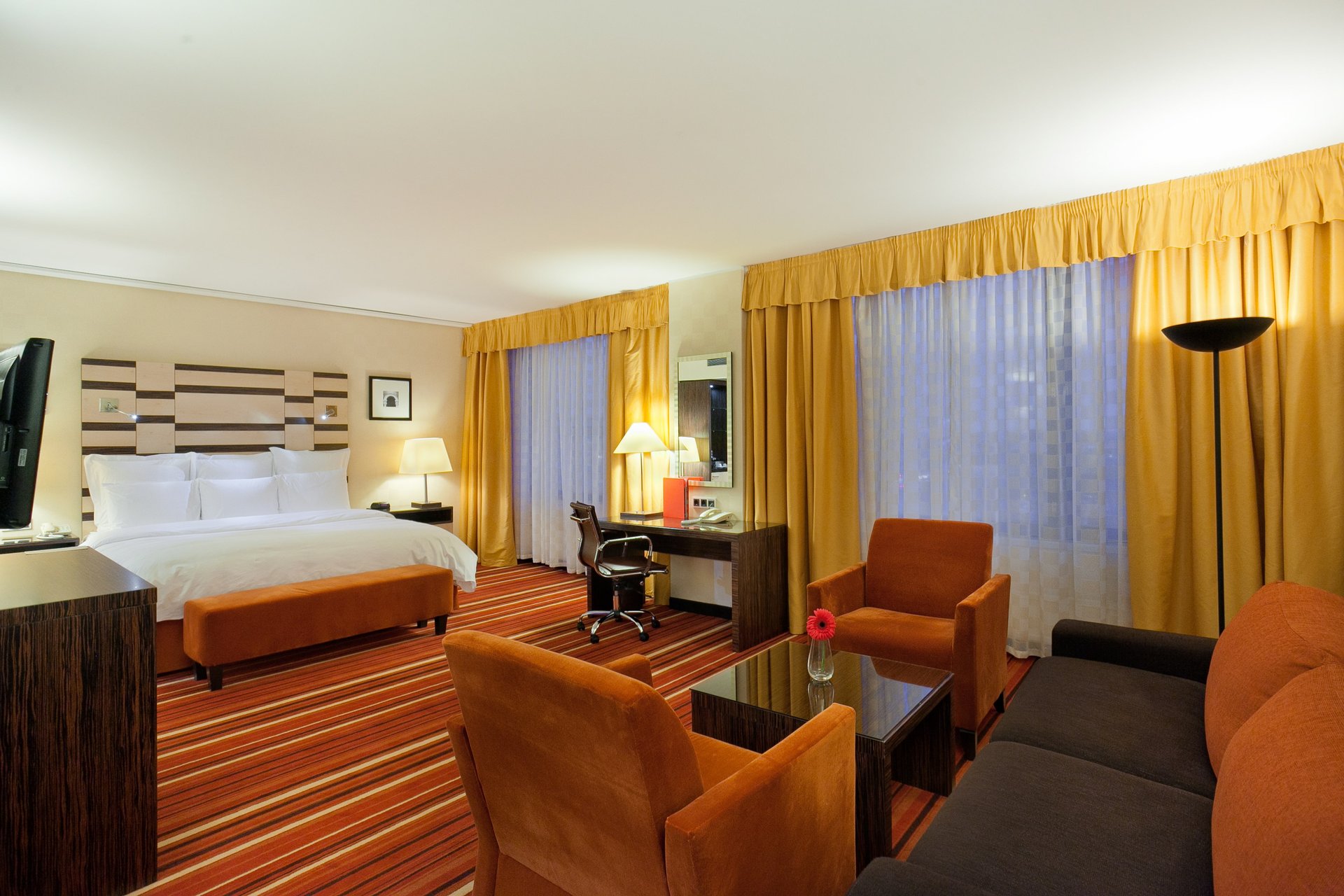 junior-suite-double-bed_1_min.jpg