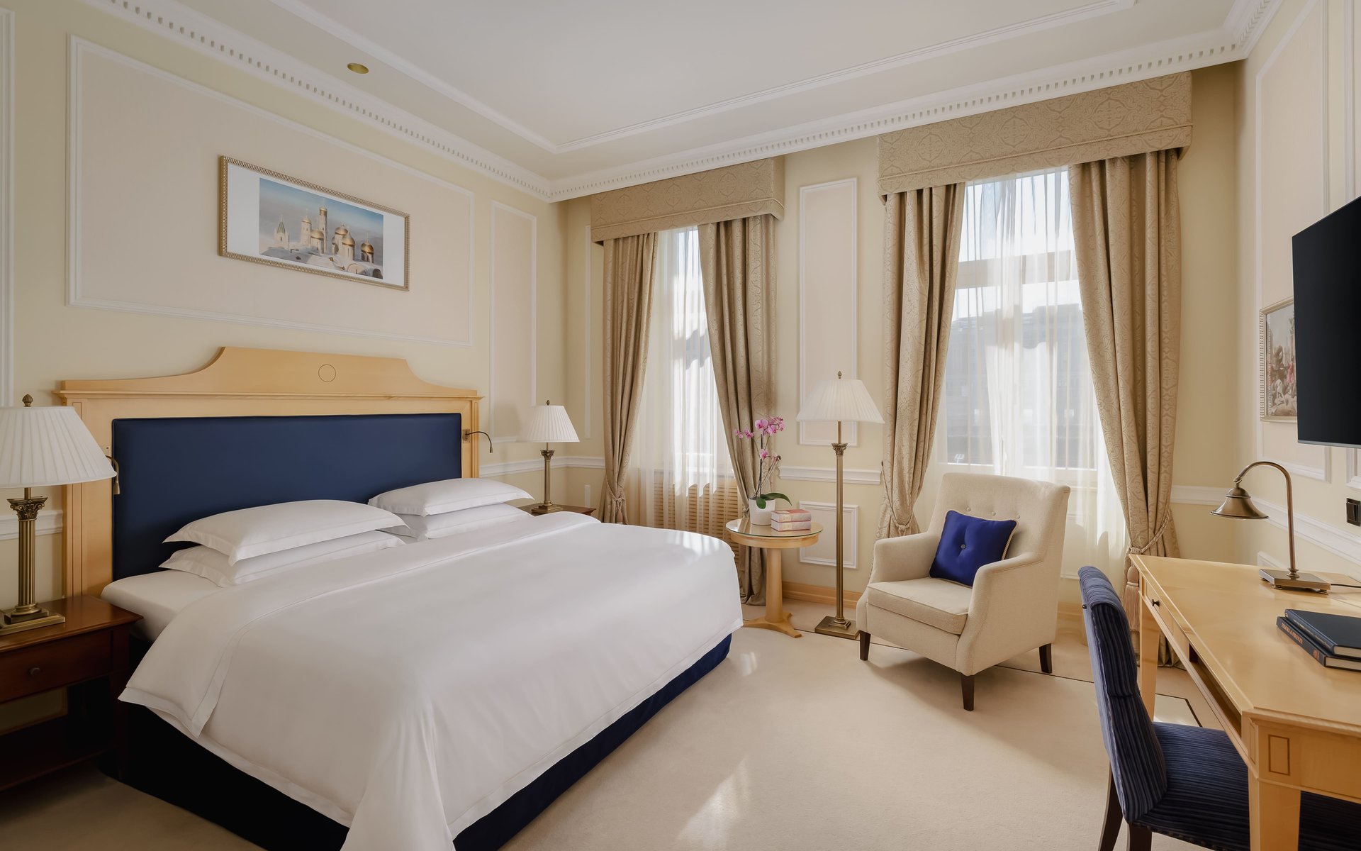 Grand Deluxe_Guestrooms_1_1.jpg