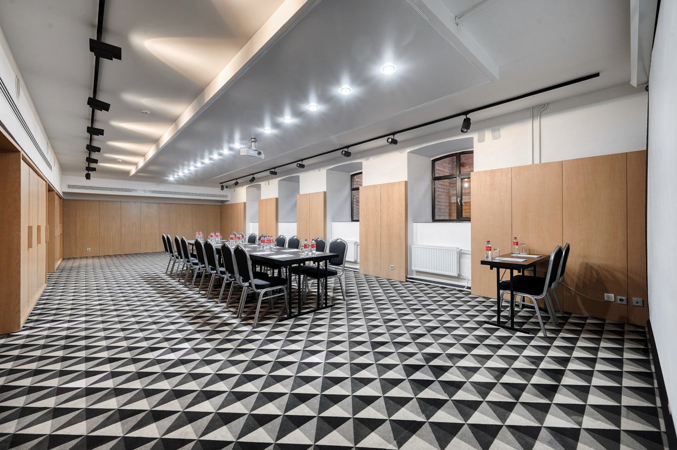 AZIMUTHotelTulskaya_BoardRoom_1.jpg
