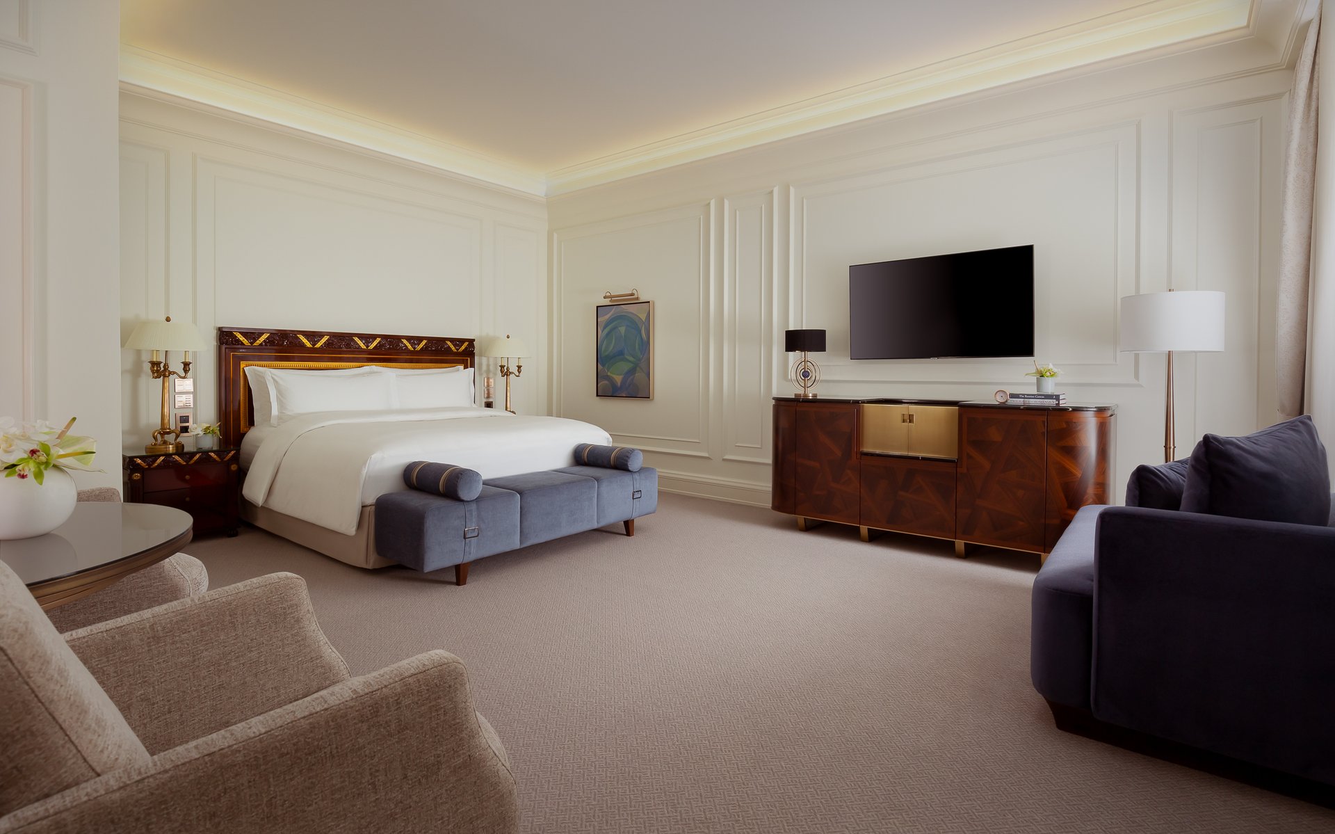 RC_MOWRZ_Club_Room_Kremlin_View_Bedroom.jpg