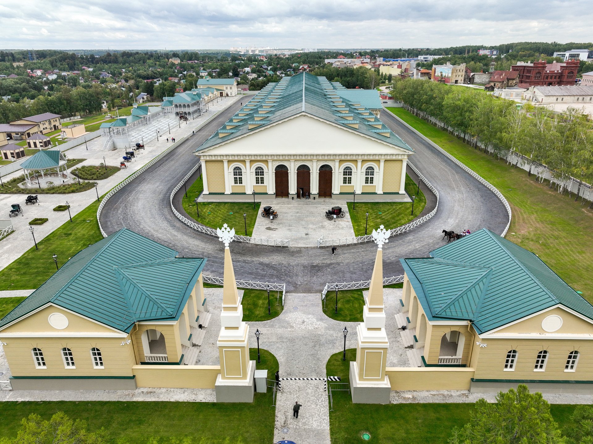 манеж 1-compressed.jpeg