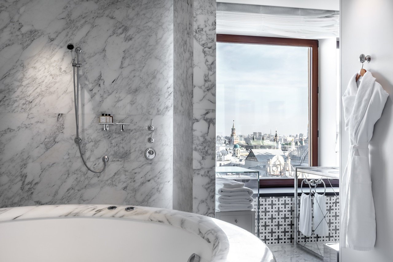 Ararat-Park-Hyatt-Moscow-Penthouse-Bathroom-View.jpg