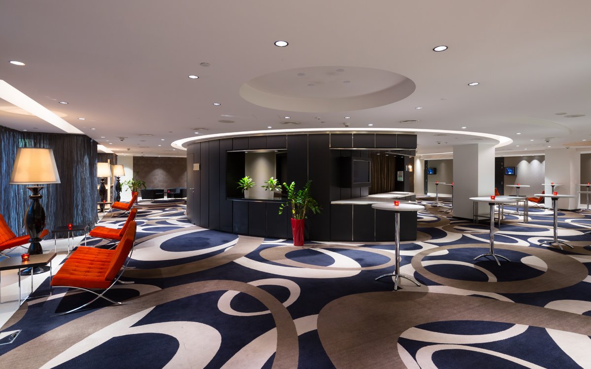 Foyer_001.jpg