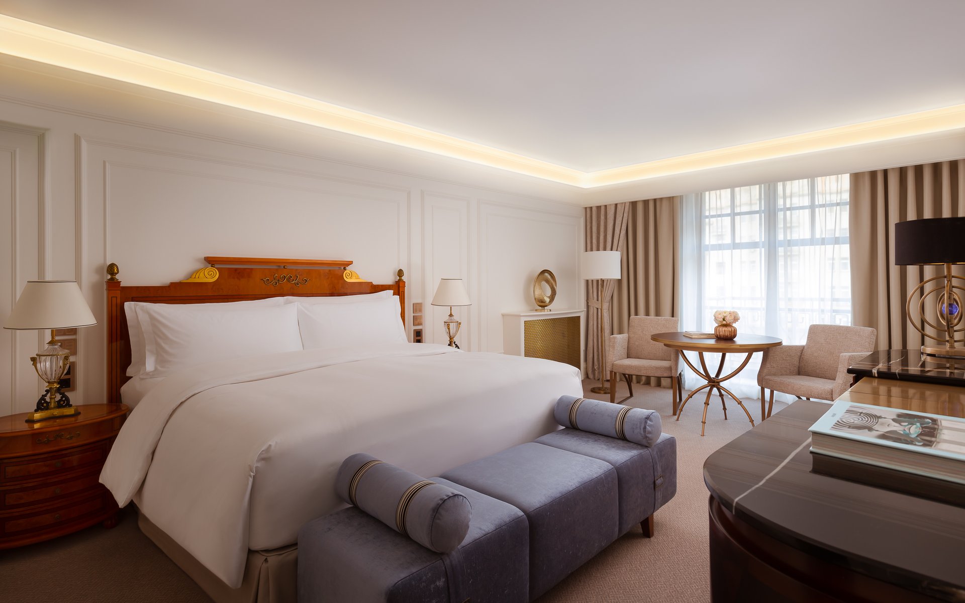 Grand Deluxe Room_King.jpg