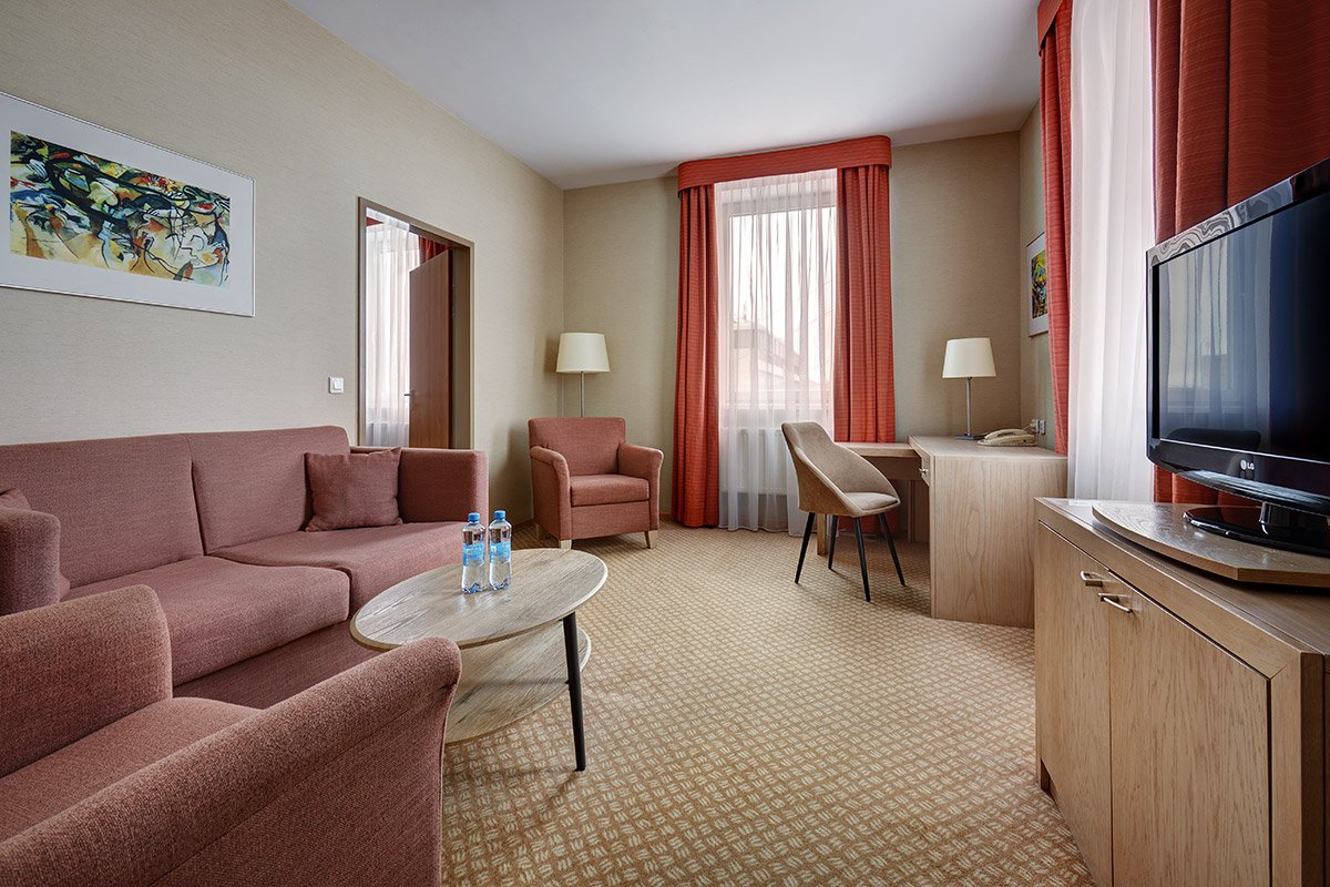 lesnaya_by_safmar_executive_suite_living_room_935 (3).jpg