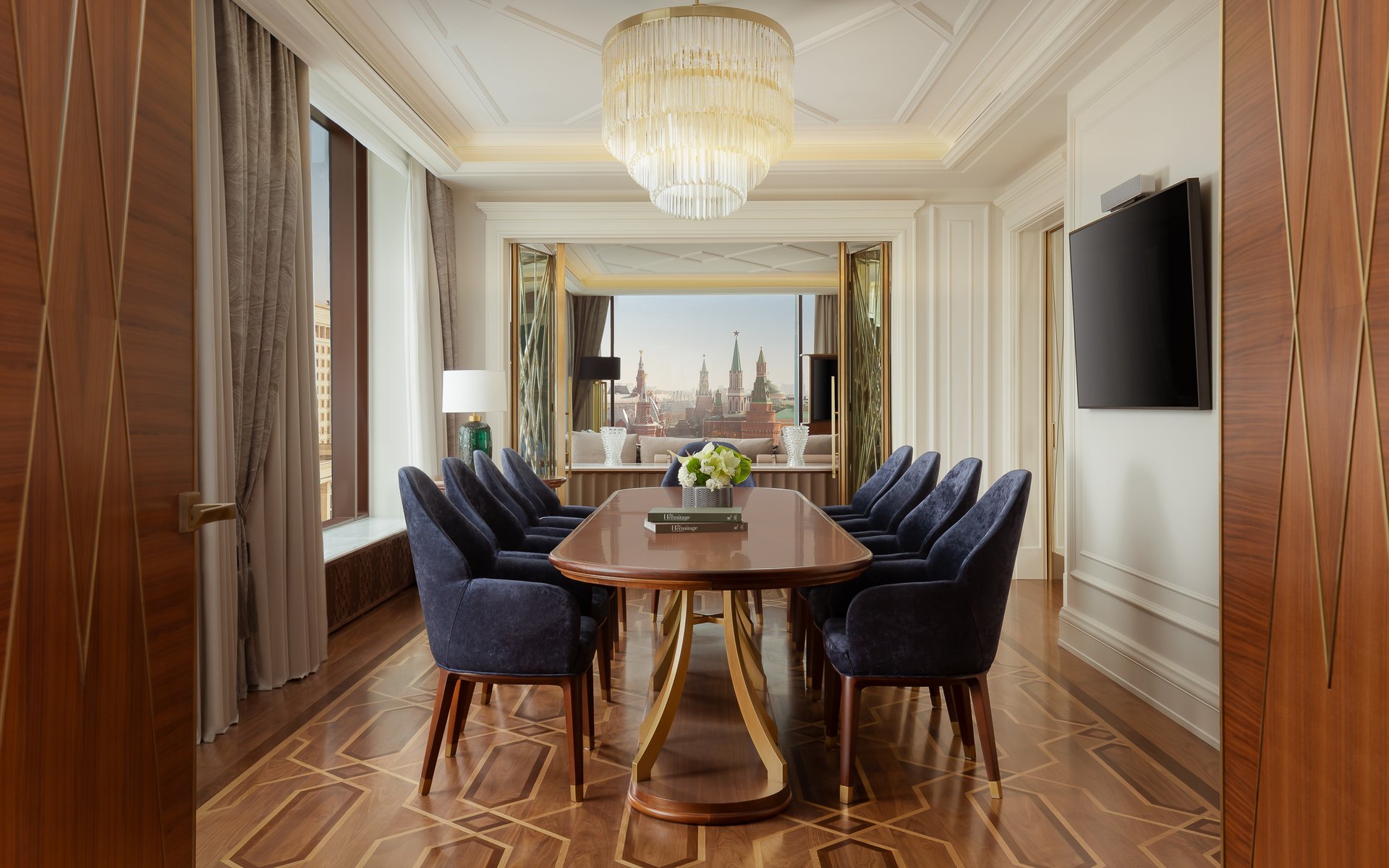 RC_MOWRZ_Imperial_Suite_Dining_room.jpg