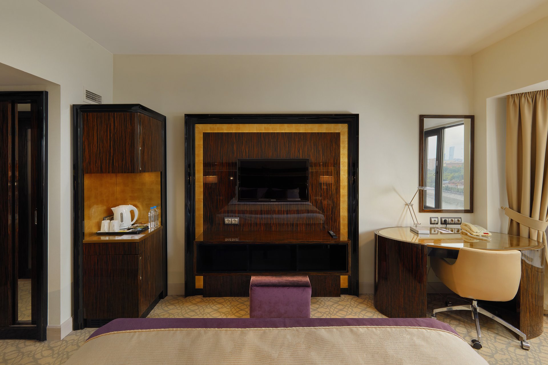Rooms_013 copy.jpg