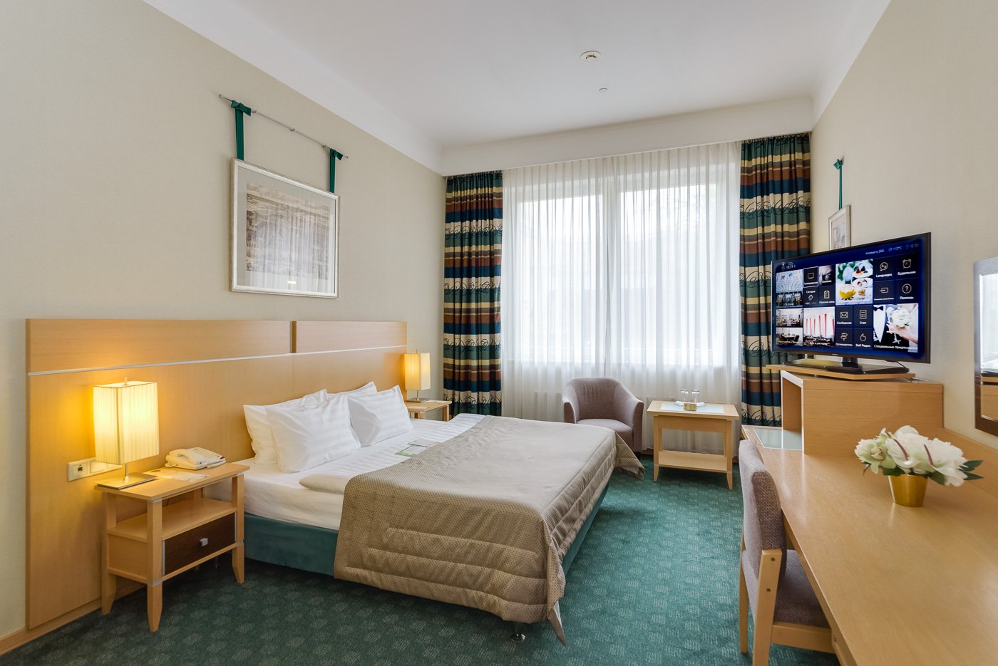 Стандартный номер с 1 кроватью_Standard king room.jpg