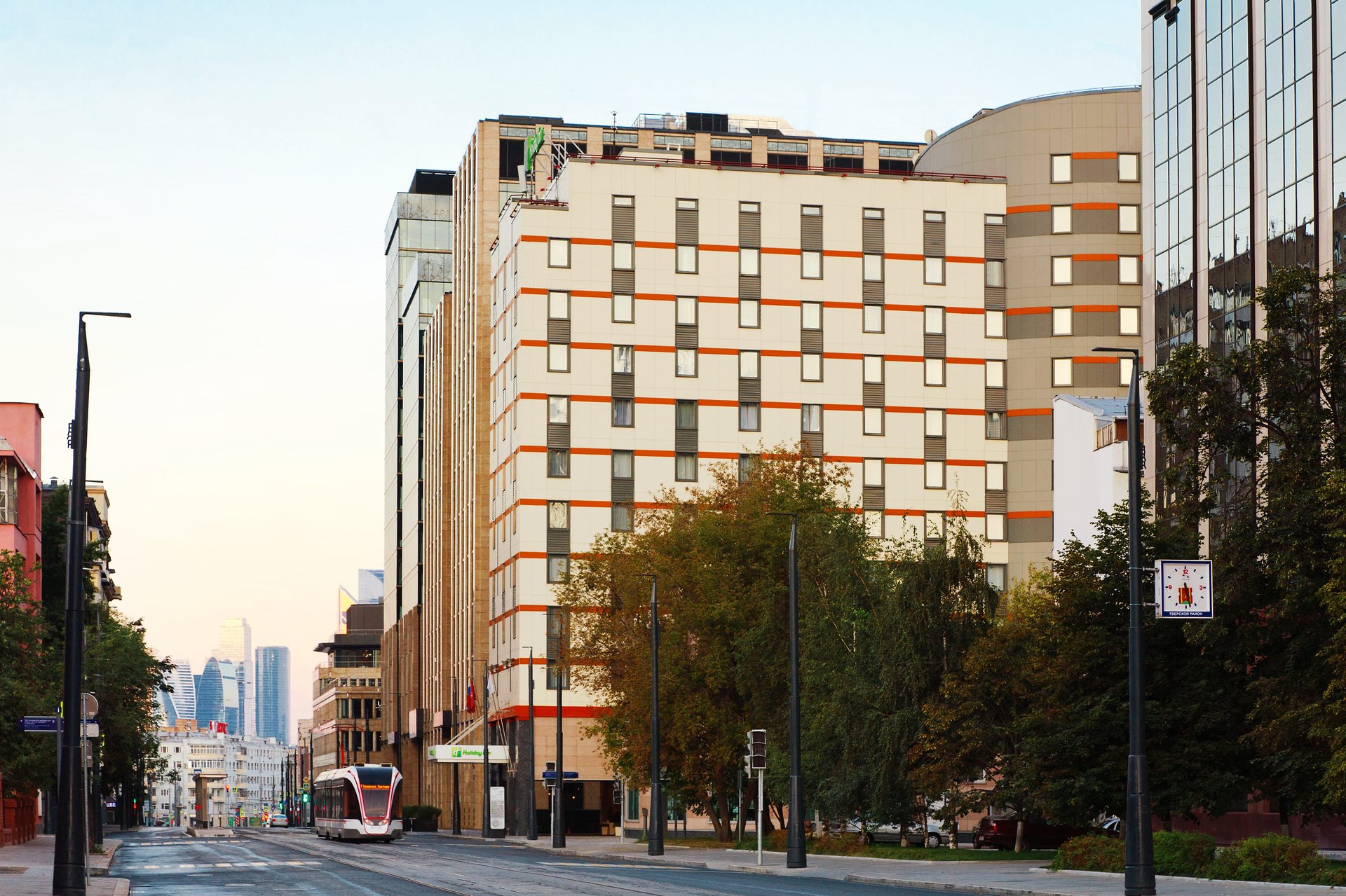mowlu_holiday_inn_moscow_lesnaya_building_1.jpeg